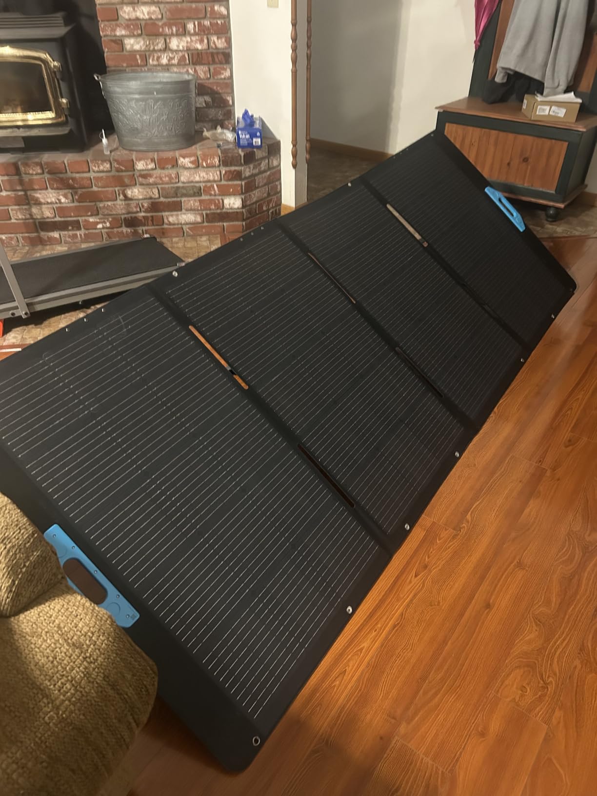Anker SOLIX F3000 Portable Power Station with 400W Solar Panel, 3,072Wh,6,000W Recharging, Solar Generator for Home Use, Expandable to 24kWh, For Outages, Camping, RVs, and Emergencies customer photo 2