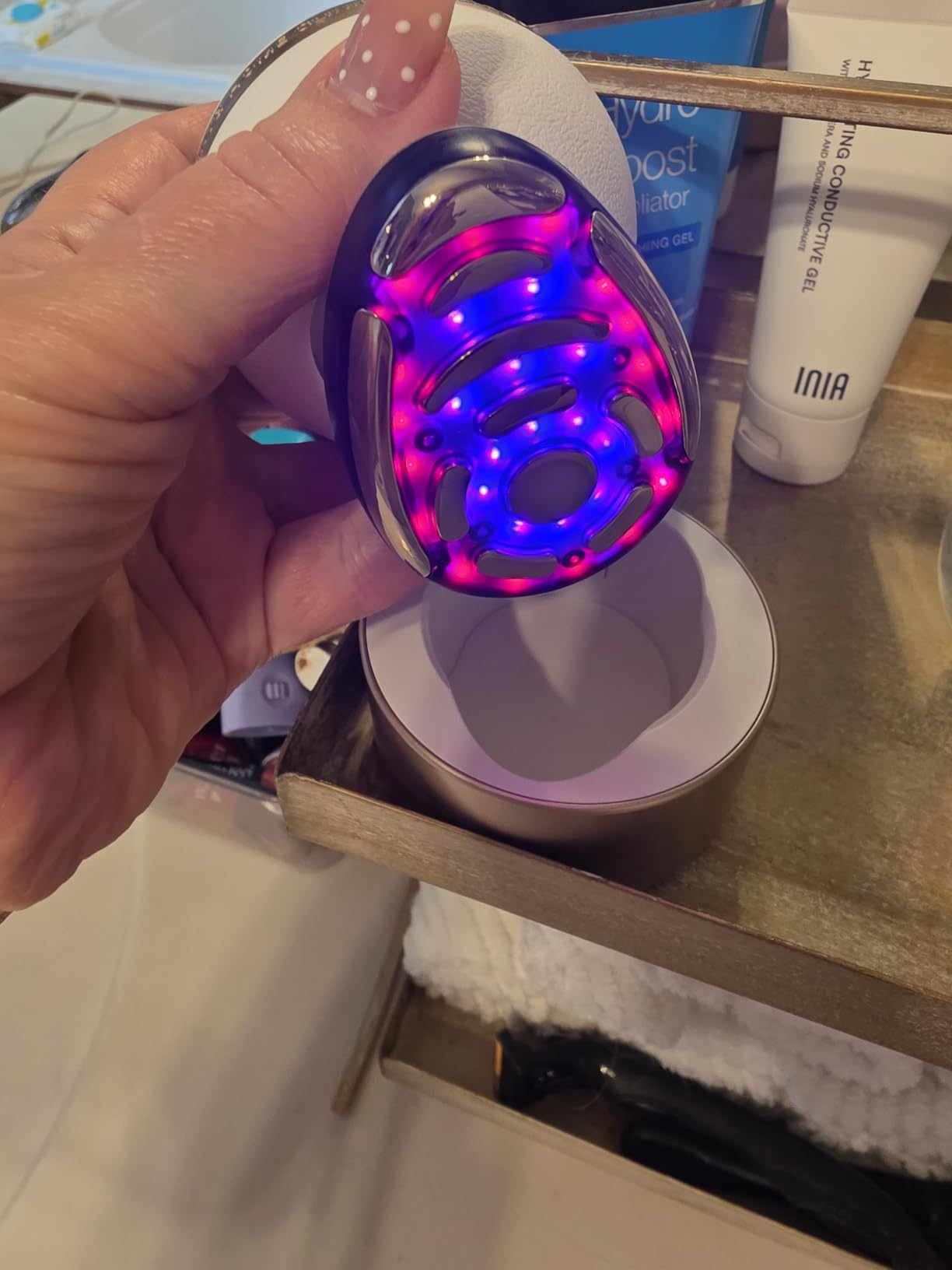 INIA SPHERA Upgraded 8-in-1 Microcurrent Facial Device for Face & Neck | Red Light, Thermal & Cooling Beauty Tool, 5 Custom Modes, At-Home Skin Stimulation & Glow Care Skincare Tool customer photo 1