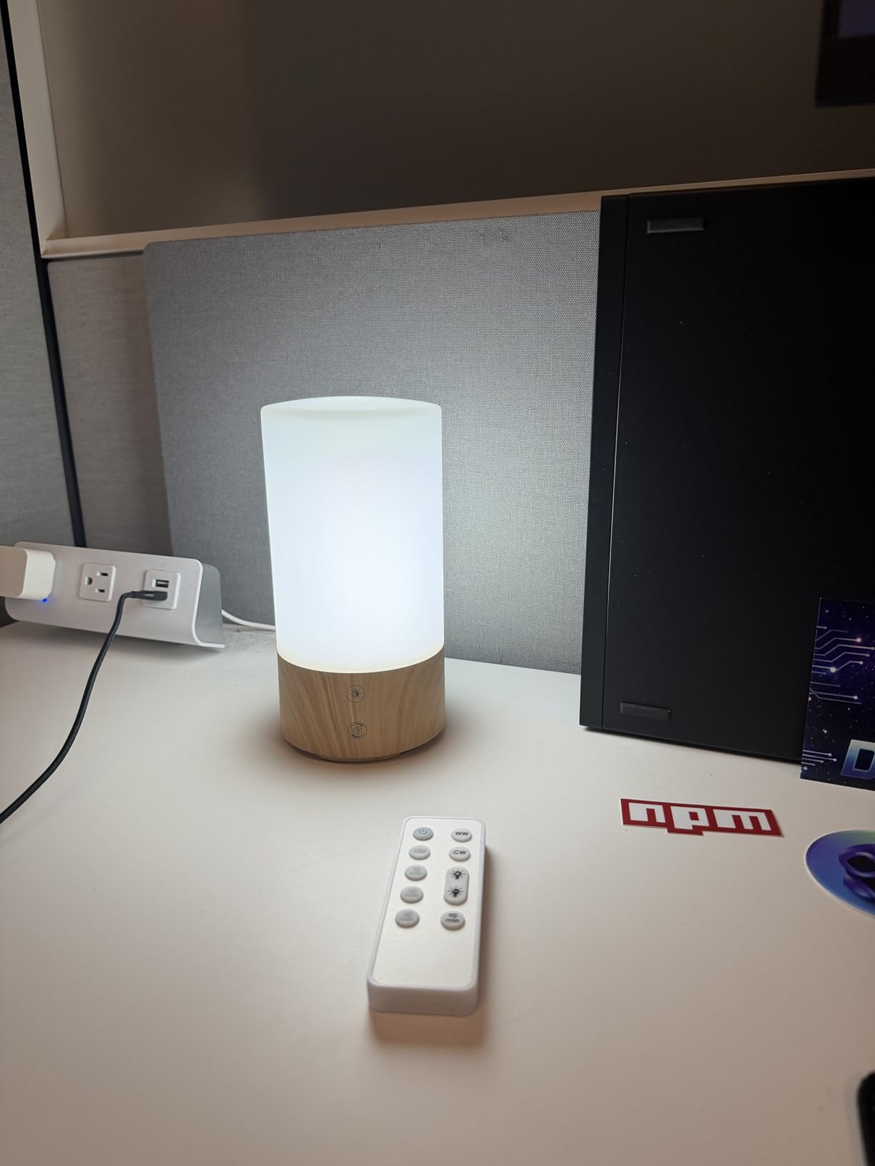 Bakzon Light Therapy Lamp 10,000 Lux UV-Free Sun Lamp, Full Spectrum 98 CRI Ra98 Flicker-Free, 3 Color Temperatures, 4 Brightness Levels, Timer, Memory & Remote - 360 Sunlight Lamp for Home Office customer photo 1