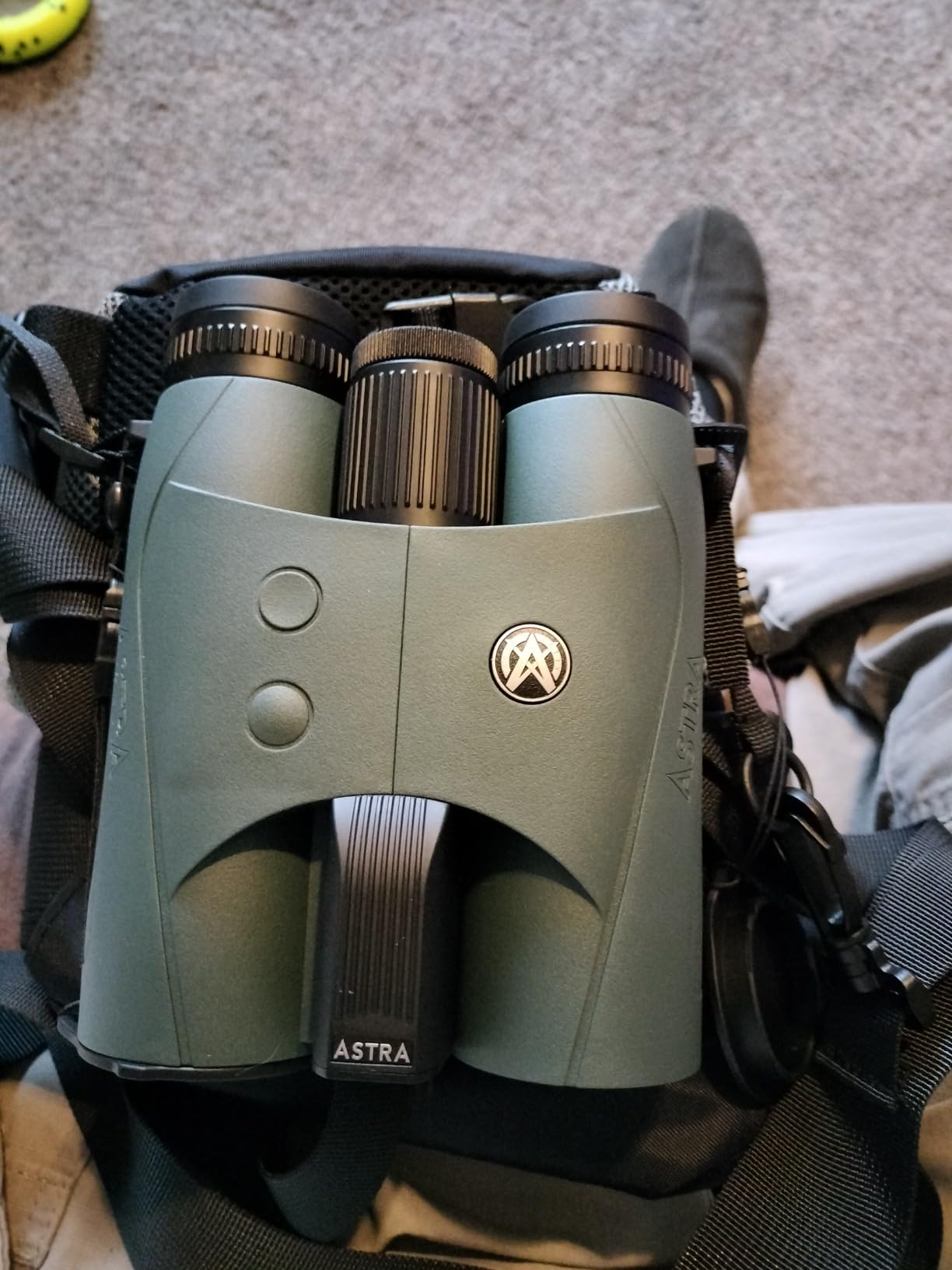 Astra Optix Laser Rangefinder Binoculars 10x42 for Hunting, Shooting & Golf - 2600 Yard Range, Built-in Ballistics, HD LCD Display, Fast 0.1s +/-1 Yard Accuracy (2600 Yard Version) customer photo 2