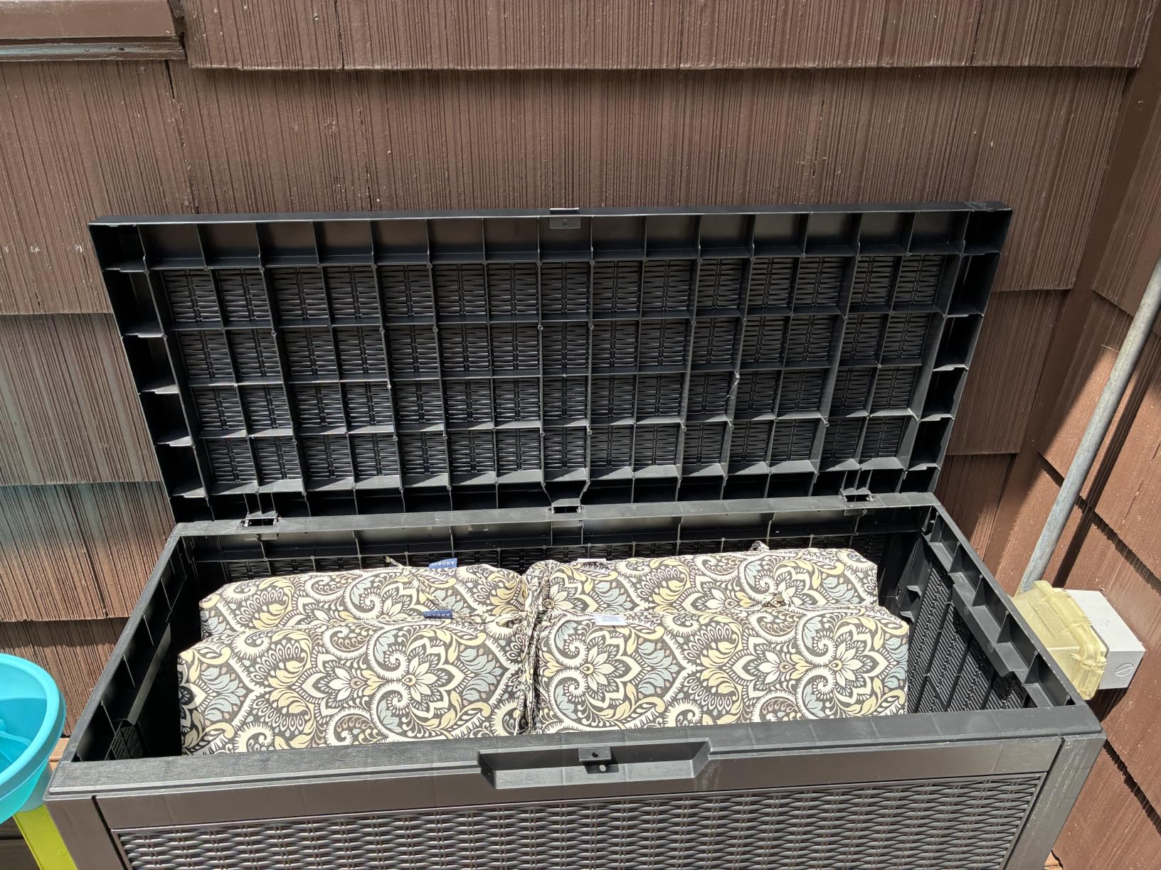 160 Gallon Large Outdoor Storage Box, Black | Waterproof, UV Resistant Resin Deck Box, Hydraulic Rod & Lockable Latch, For Patio Furniture & Garden Tools customer photo 2