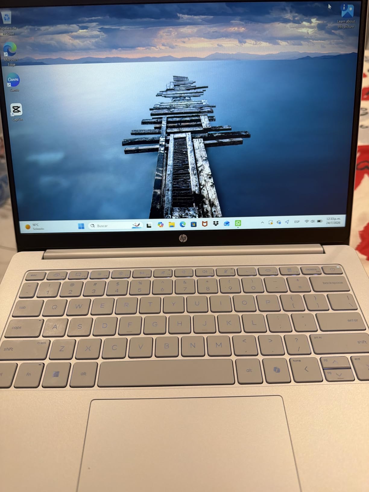 HP OmniBook 3 14 inch Next Gen AI PC, 2K Display, Snapdragon X X1-26-100, 16 GB RAM, 512 GB SSD, Qualcomm Adreno GPU, Windows 11 Home, Glacier Silver, 14-hz0099nr customer photo 1
