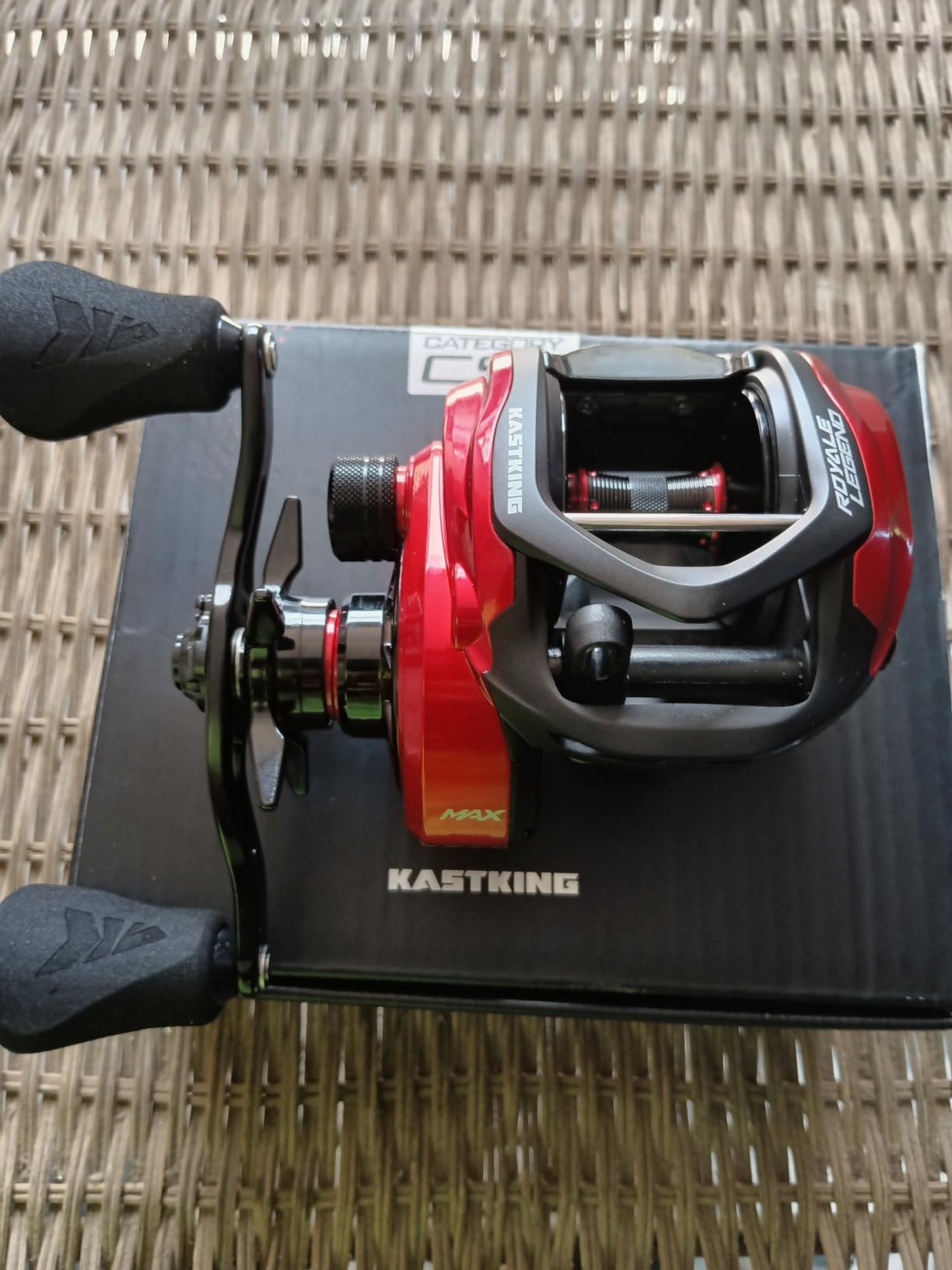 KastKing Royale Legend Max 300 Baitcasting Fishing Reels, 6.1:1 Gear Ratio | Max Drag: 35 lb, 9+1 BB, 11.1 oz, High-Capacity CNC Aluminum U-Shaped Spool, Adjustable Centrifugal Braking System customer photo 2
