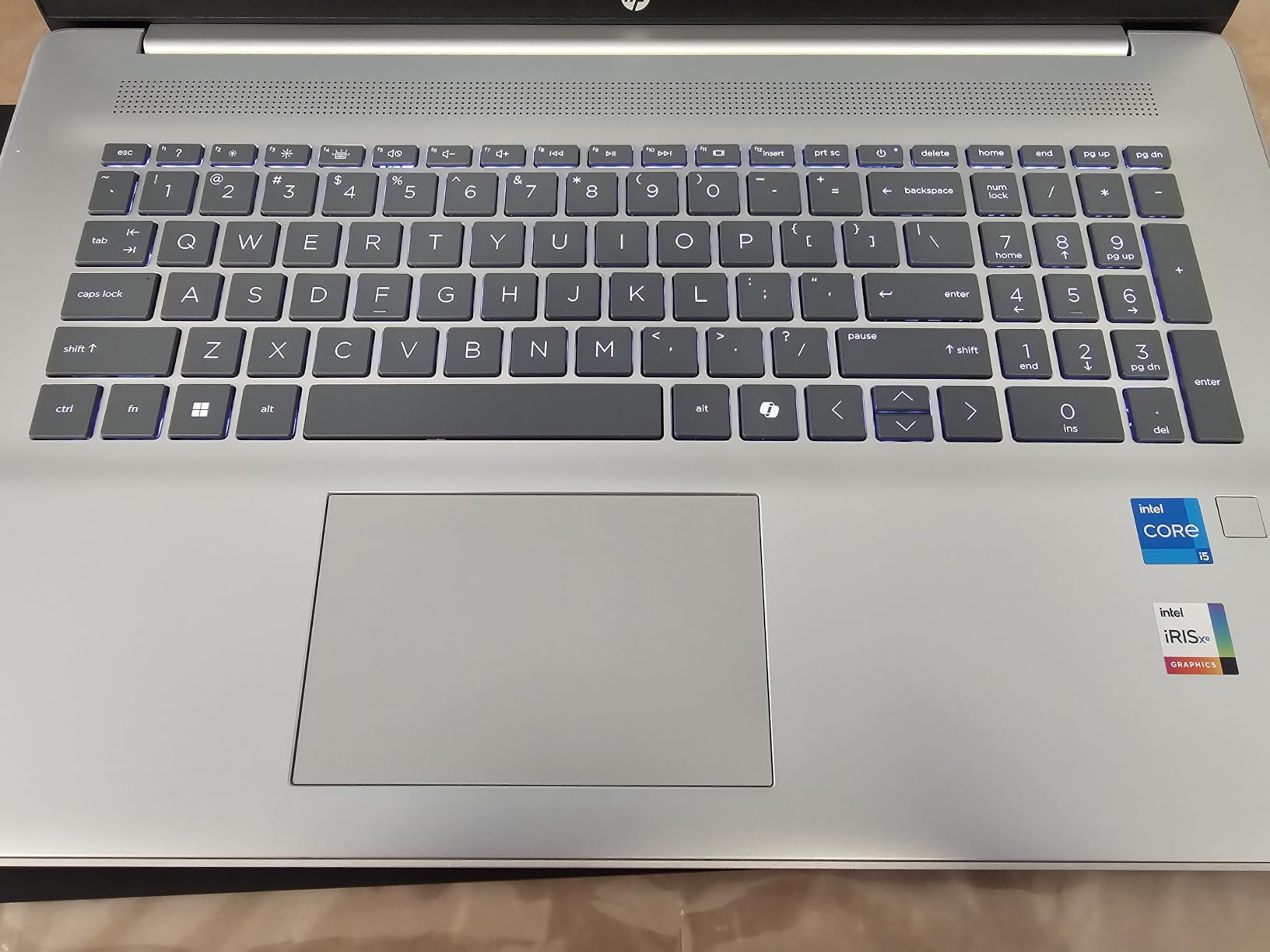 HP 17.3