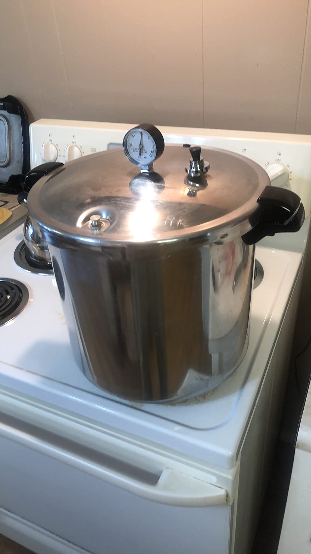 Presto 01781 23-Quart Pressure Canner and Cooker customer photo 1