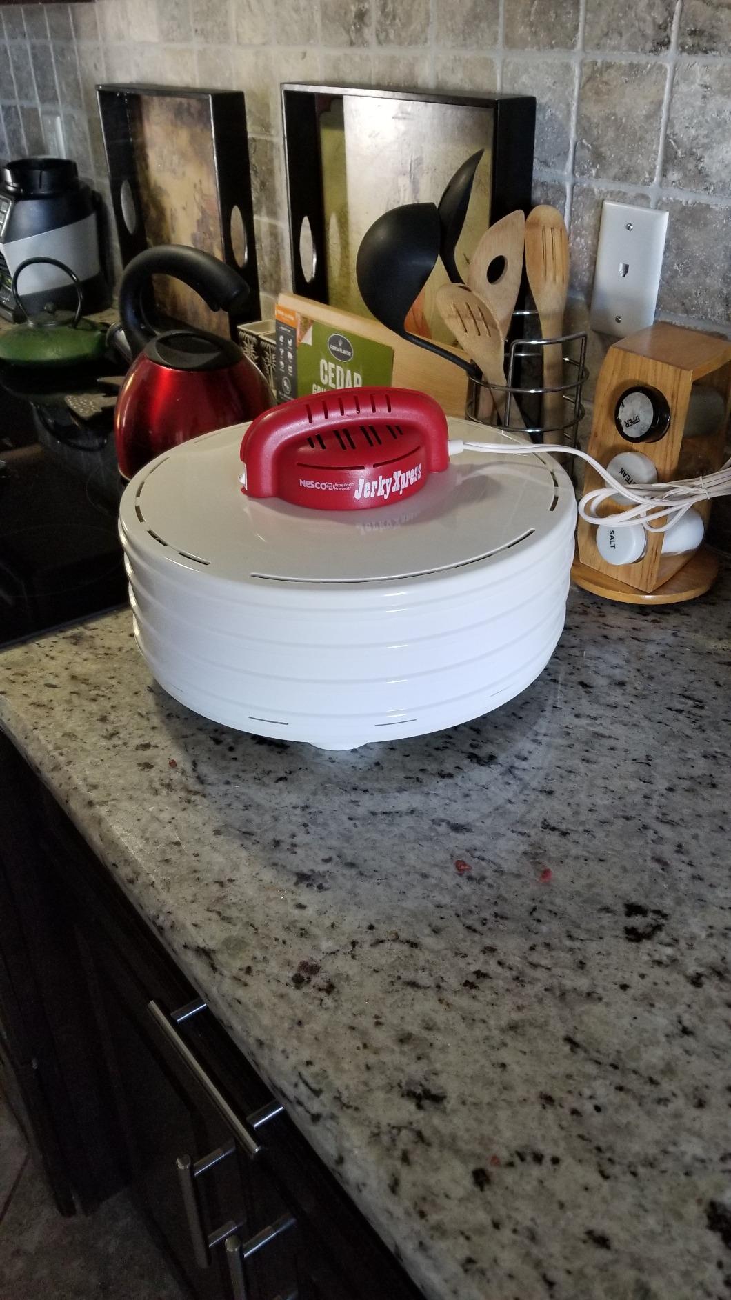 Nesco FD-28JX JerkyXpress Food Dehydrator with Accessories for Beef Jerky, 4 Trays, White customer photo 1