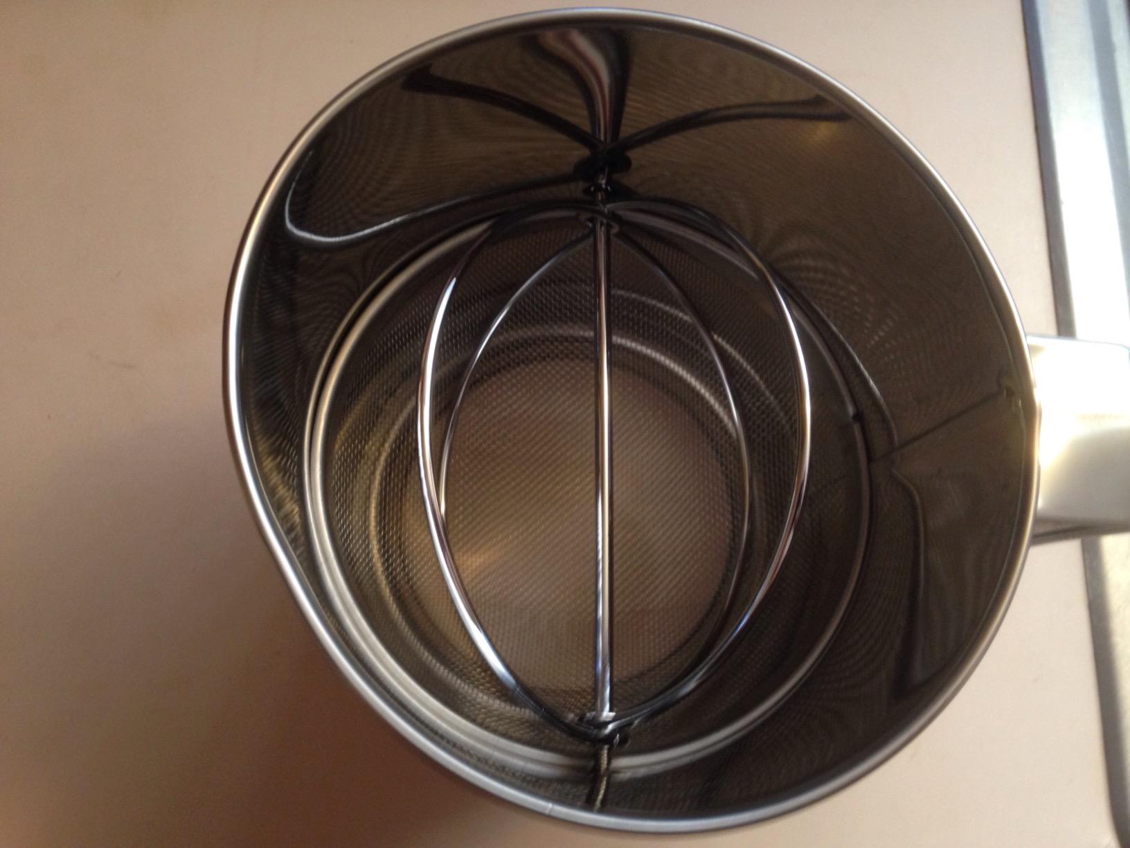 Norpro 8-Cup Stainless Steel Hand Crank Flour Sifter customer photo 1