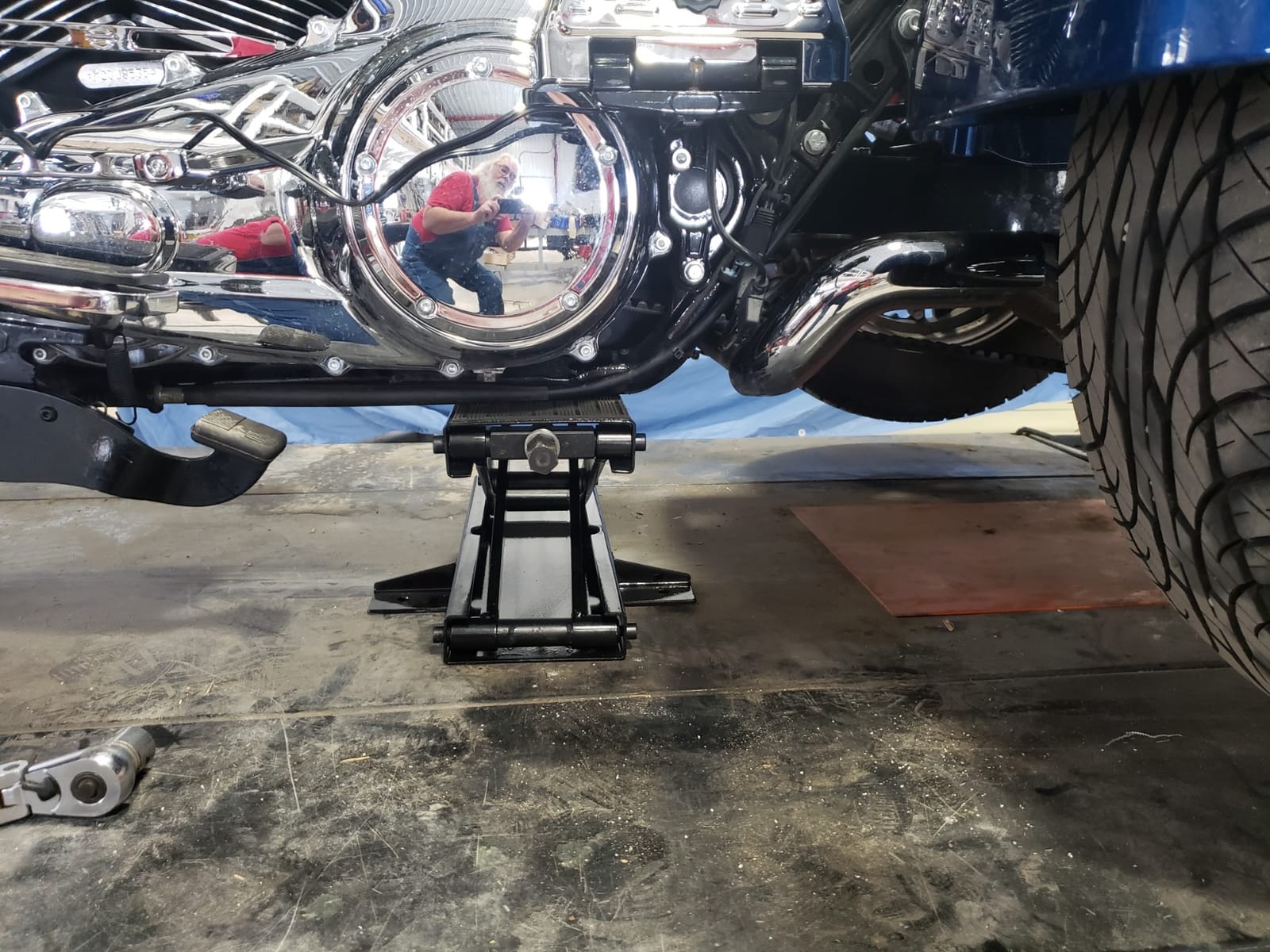 Black Widow Steel Motorcycle Jack, 1,100 lb, Dirt Bike Lift customer photo 2