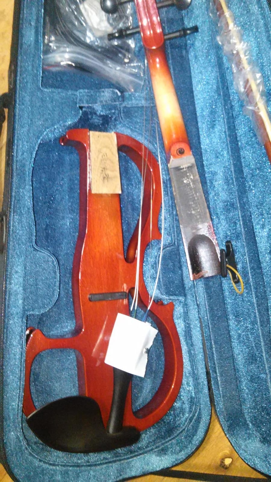 Cecilio Silent Electric Solid Wood Violin Kit with Ebony Fittings, Full Size 4/4 Electric Violin for Beginner and Professional Musicians, Black Metallic customer photo 2