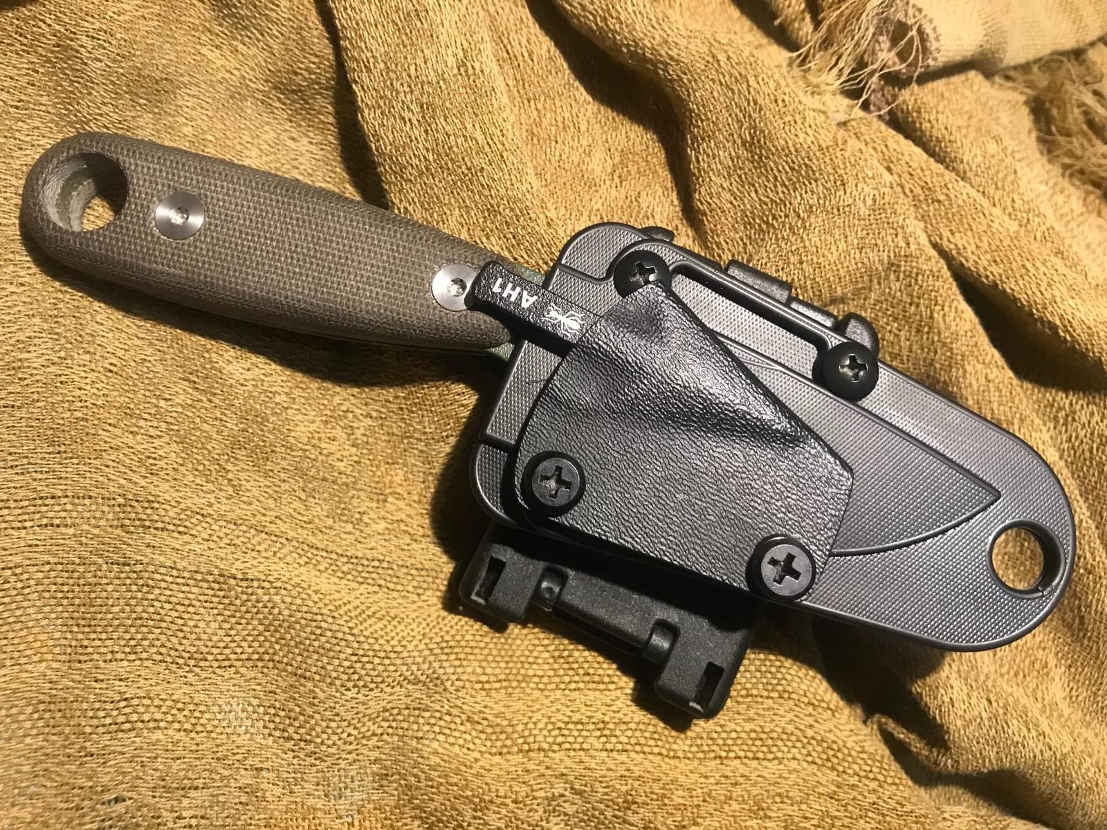 ESEE Izula-II Fixed Blade Knife, Survival Kit, Ambidextrous Sheath, Belt Clip, Made In USA (Desert Tan Blade/Black Sheath/Survival Kit) customer photo 2
