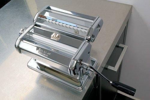 MARCATO Made in Italy Atlas 180 Classic Manual Pasta Machine, Chrome Steel. Makes Lasagne, Fettuccine & Tagliolini. customer photo 2