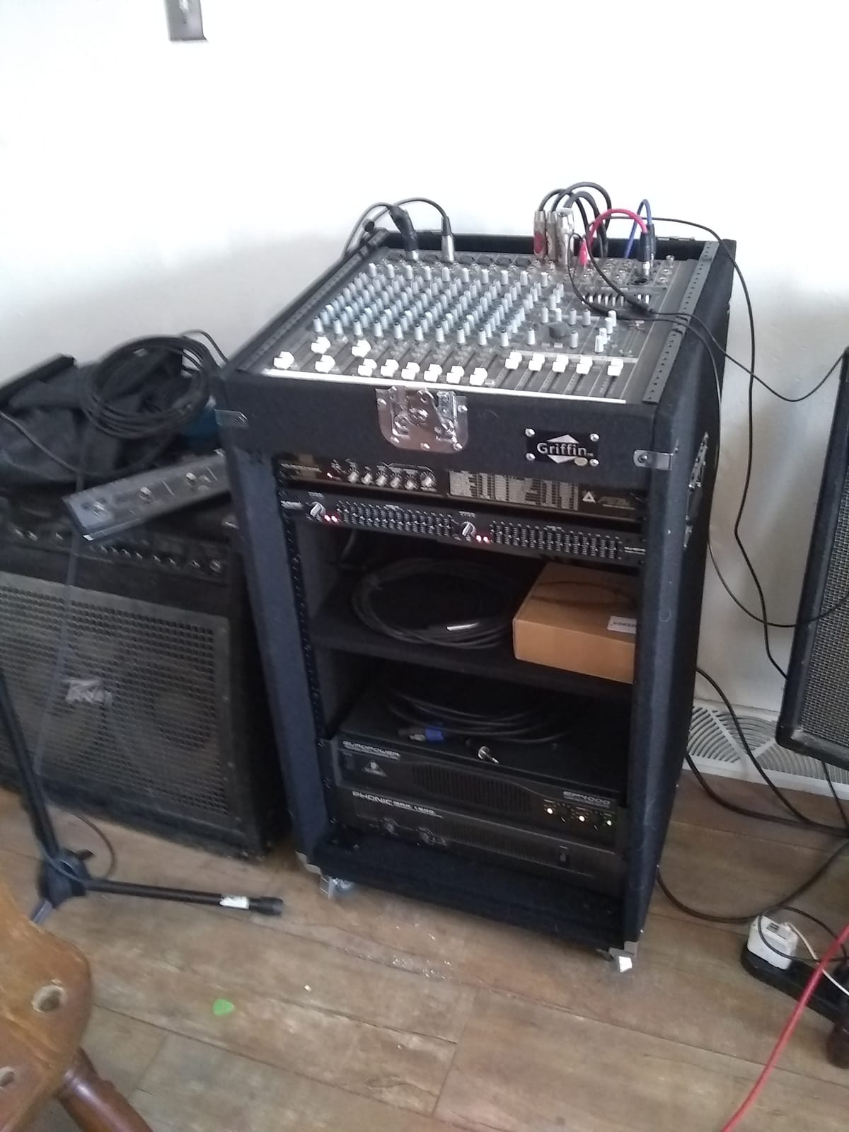 Griffin Rackmount Studio Mixer Flight Road Case (Ultimate-PROAudio) - 25U Mount Space Amp Cabinet Travel Trunk For Music Gear Recording Equipment customer photo 1