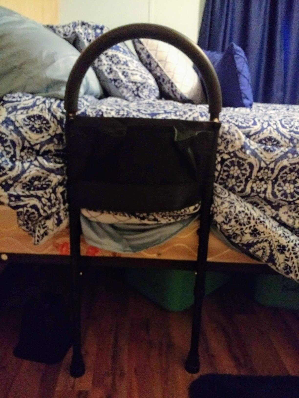 Medline Bed Assist Bar for Seniors with Nylon Bag for Storage customer photo 2