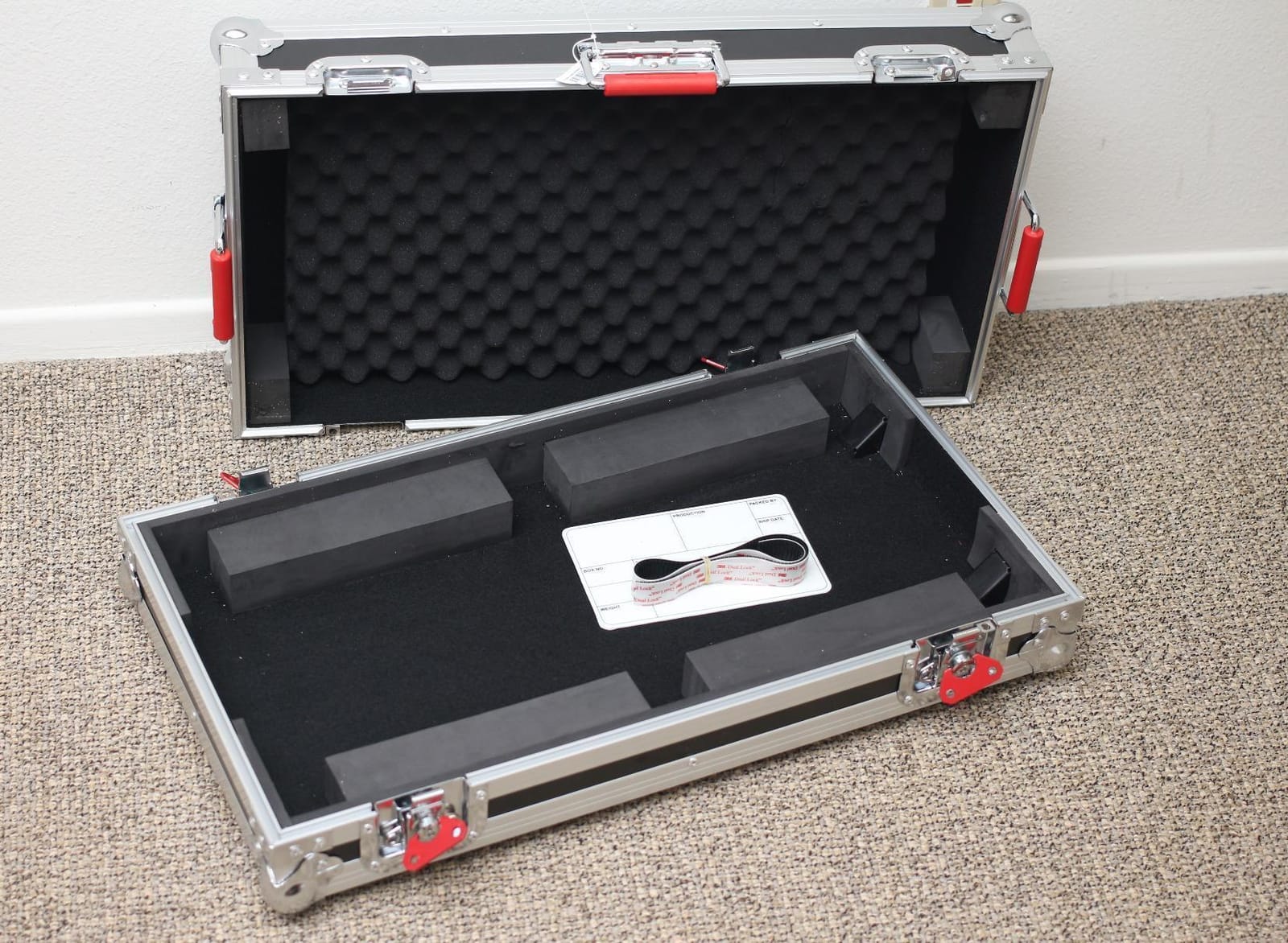 Gator Cases G-TOUR Series Guitar Pedal Board with ATA Road Case, Wheels and Pull Handle, Large: 24