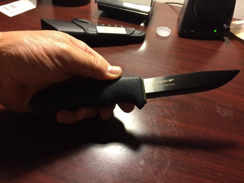 Morakniv Carbon Steel Fixed-Blade Bushcraft Survival Knife with Sheath and Fire Starter, Black, 4.3 Inch customer photo 2