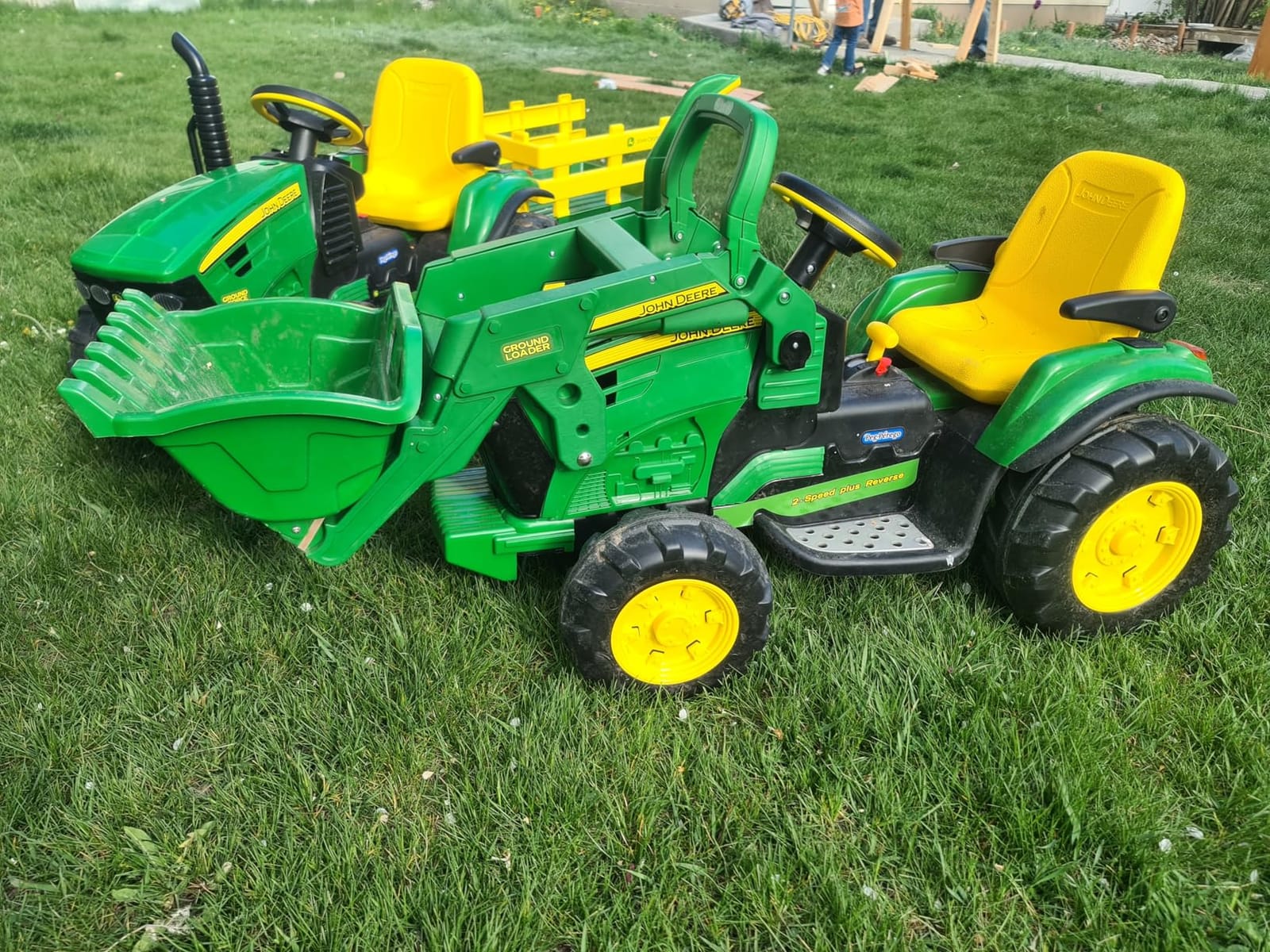 Peg Perego John Deere Ground Loader Tractor Extra-Large 12 Volt Ride on Tractor for Kids Ages 3-7 customer photo 1