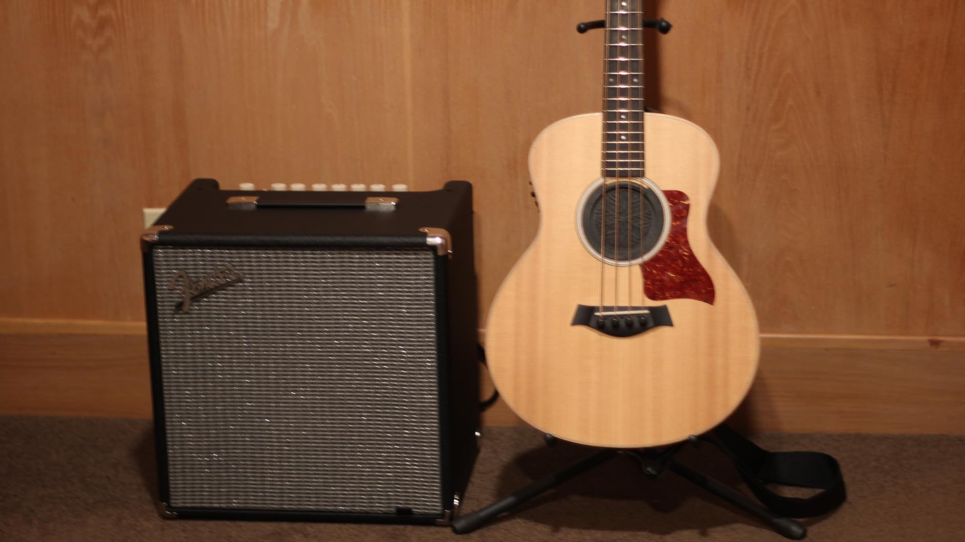 Fender Rumble 40 V3 Bass Amp for Bass Guitar, 40 Watts, with 2-Year Warranty Speaker, with Overdrive Circuit and Mid-Scoop Contour Switch | 40W 1x10-Inch Fender Speaker, Footswitchable Overdrive, Bright and Contour and Vintage Voicings, Xlr Out, Aux and Headphone customer photo 1