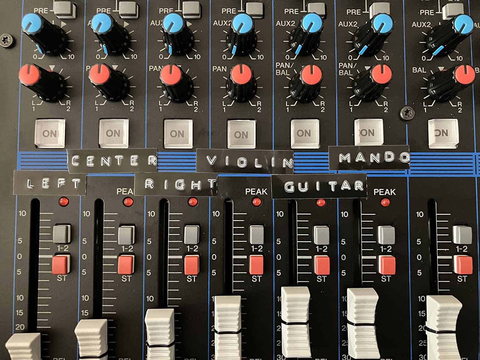 Yamaha MG12 12-Input 4-Bus Mixer with D-PRE preamps and 1-knob compressors customer photo 2