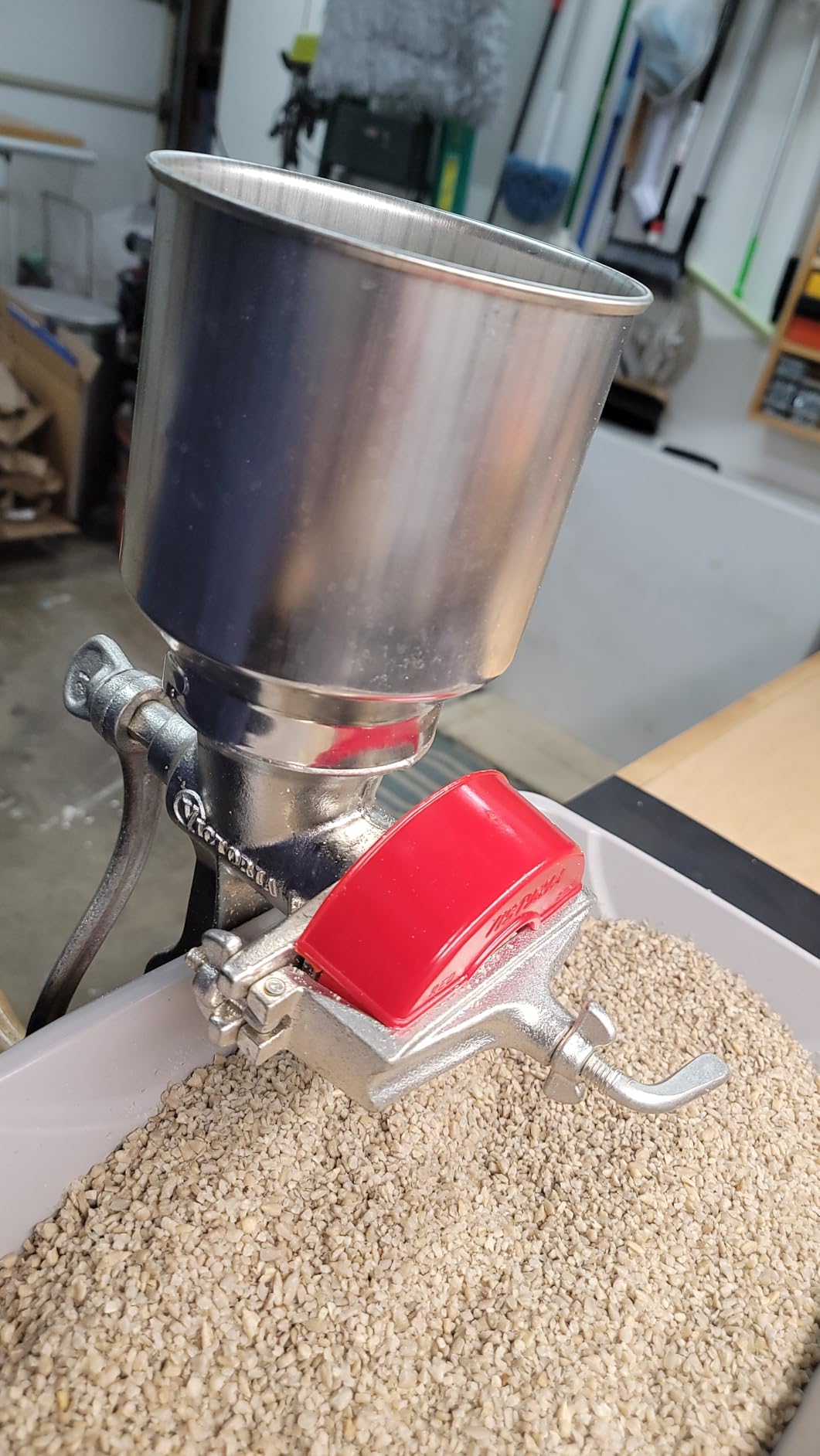 Victoria Manual Cast Iron Grain Mill 1200g with Low Hopper | Premium Corn-Grinding Mill and Grain Grinder, Made in Colombia customer photo 1