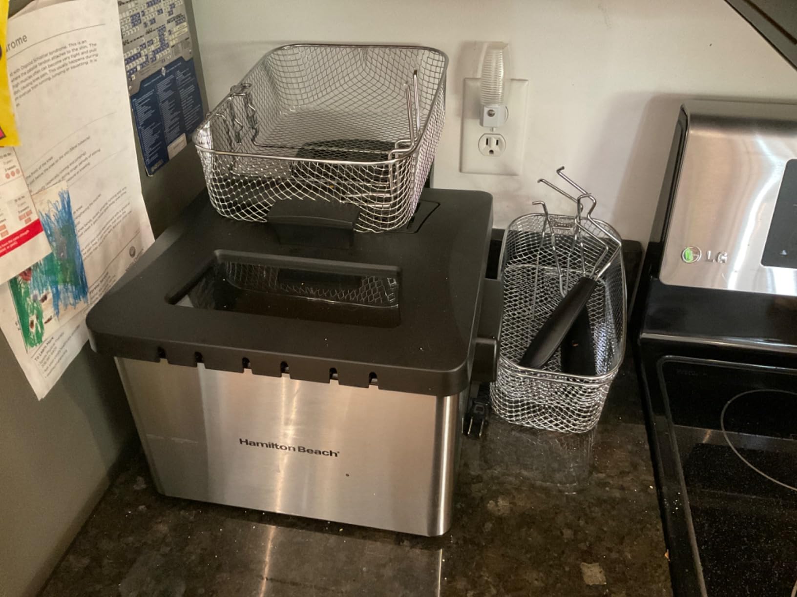Hamilton Beach 4.5 Liter Professional Style Electric Deep Fryer, 19 Cup Oil Capacity, With 3 Baskets, 1800 Watts, View Window Lid, Easy Detach Magnetic Cord, Stainless Steel, 35034G customer photo 1