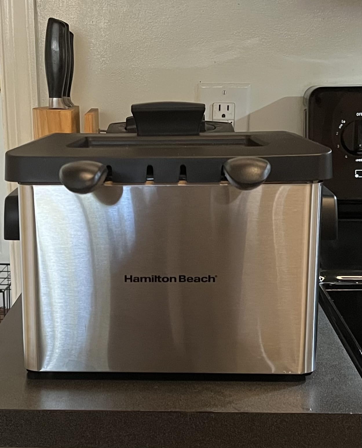 Hamilton Beach 4.5 Liter Professional Style Electric Deep Fryer, 19 Cup Oil Capacity, With 3 Baskets, 1800 Watts, View Window Lid, Easy Detach Magnetic Cord, Stainless Steel, 35034G customer photo 2