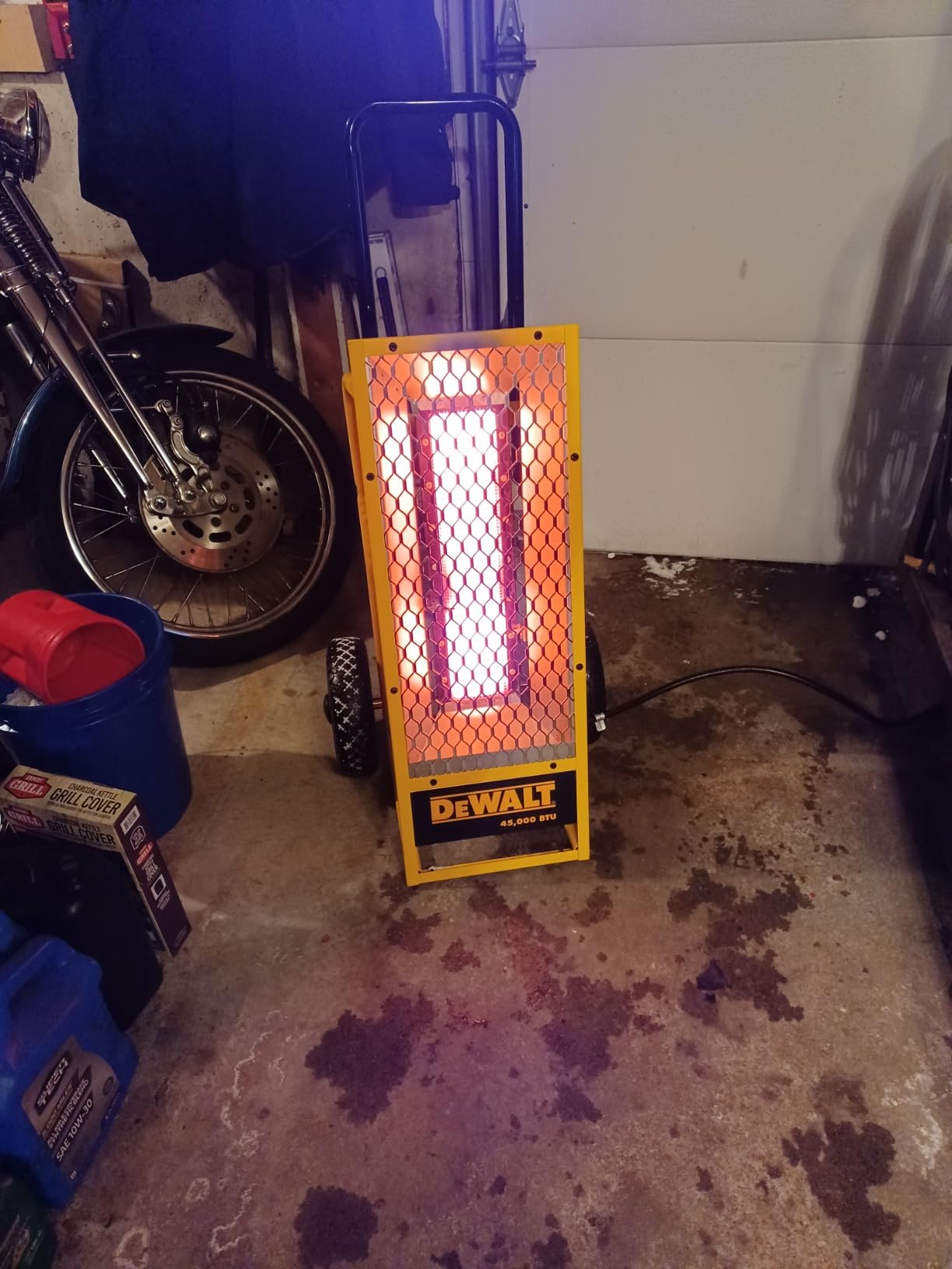 DEWALT 45,000 BTU Portable Radiant Propane Heater customer photo 2