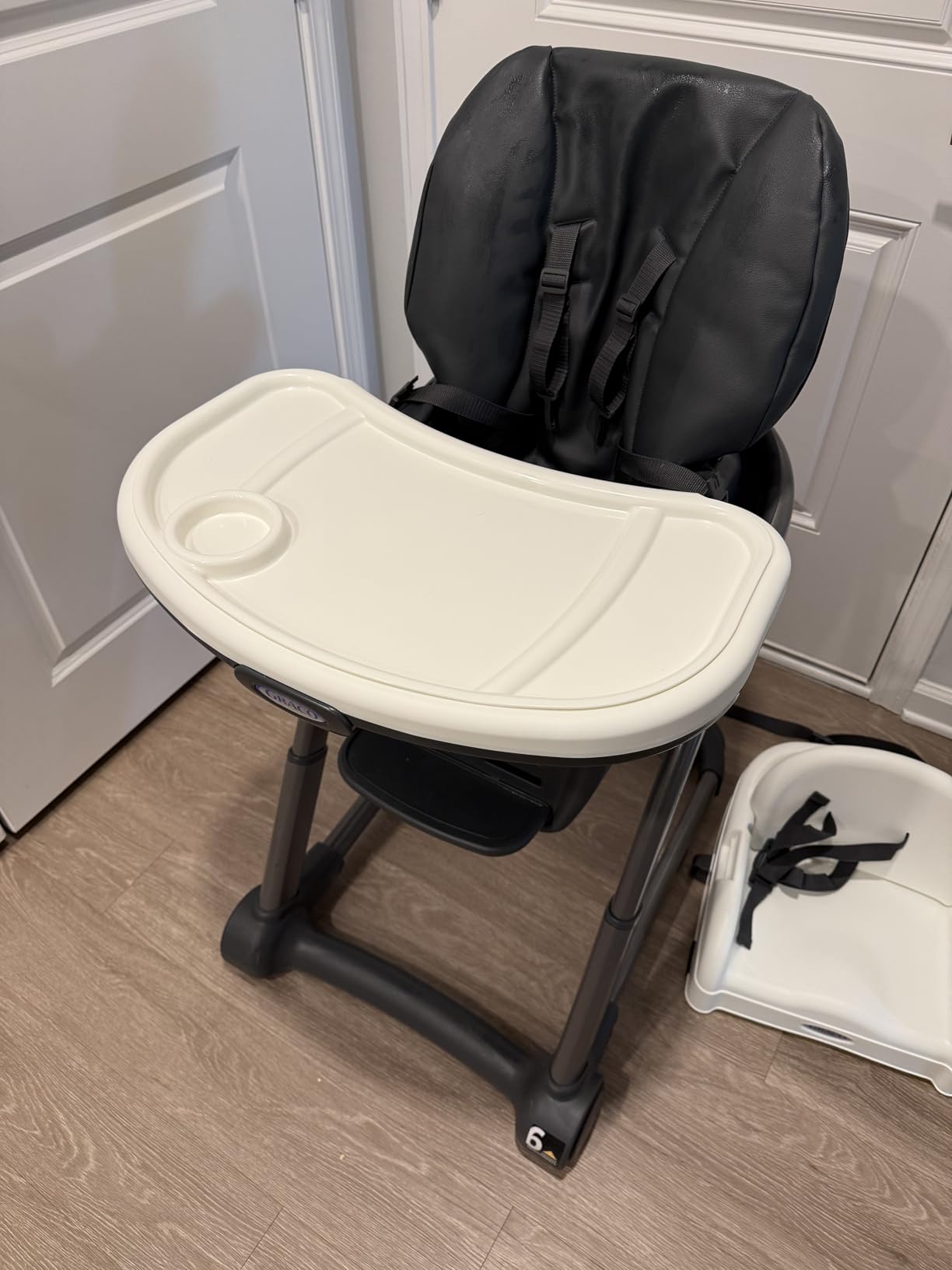 Graco Blossom 6 in 1 Convertible High Chair Studio customer photo 2