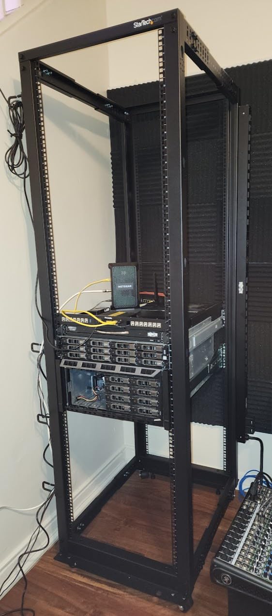 StarTech.com 12U Adjustable Depth Open Frame 4 Post Server Rack with Casters/Levelers and Cable Management Hooks 4POSTRACK12U Black customer photo 1