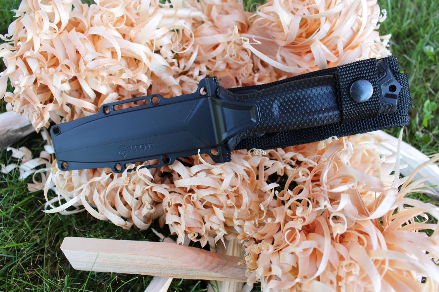 Gerber Gear StrongArm Fixed Blade Knife - Tactical Survival Knife for Camping & Hunting - Made in USA - Plain Edge - Black customer photo 2
