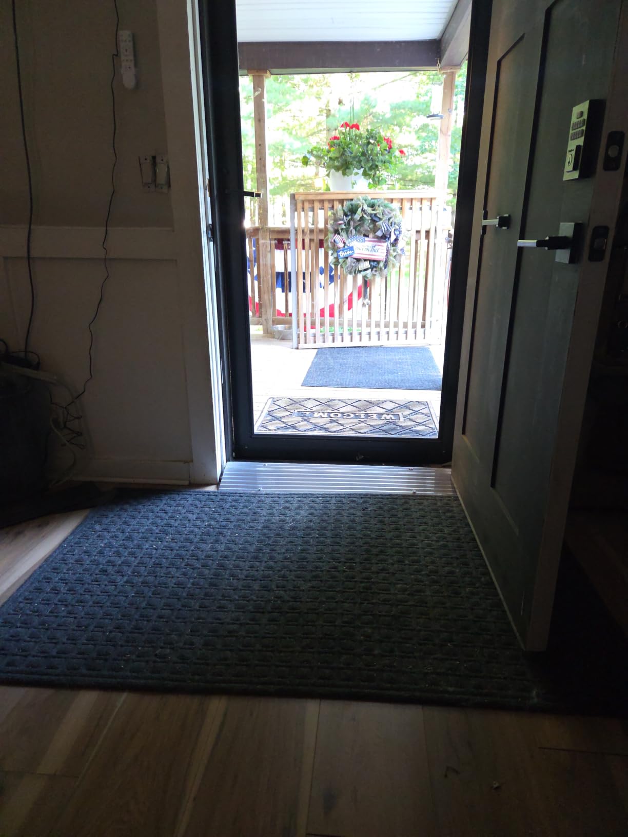 EZ-ACCESS Transitions Modular Entry Ramp, Self Supporting, Aluminum, 1.5 in | For Home Steps, Door Thresholds, and Sliding Doors, Adjustable Modular Transitions, Walker and Wheelchair Access, 1.5