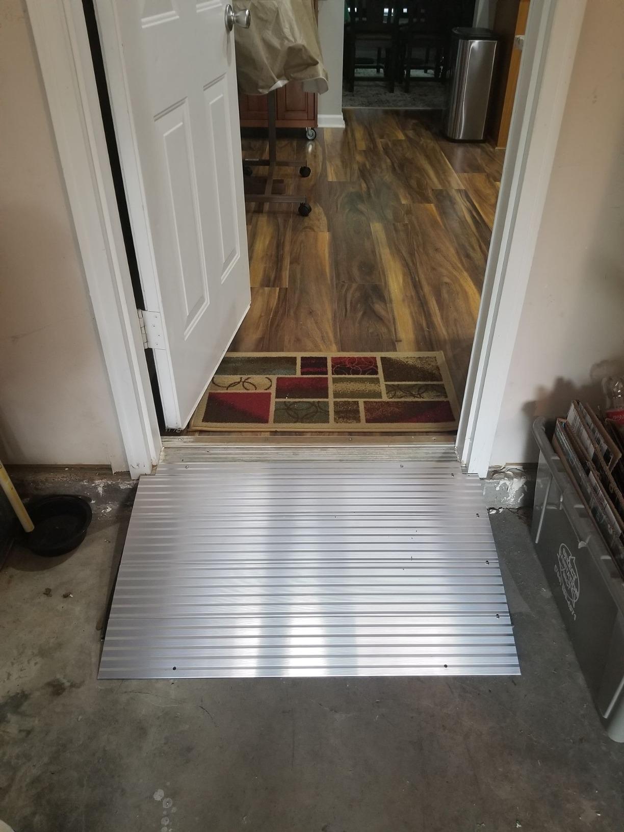 EZ-ACCESS Transitions Modular Entry Ramp, Self Supporting, Aluminum, 1.5 in | For Home Steps, Door Thresholds, and Sliding Doors, Adjustable Modular Transitions, Walker and Wheelchair Access, 1.5