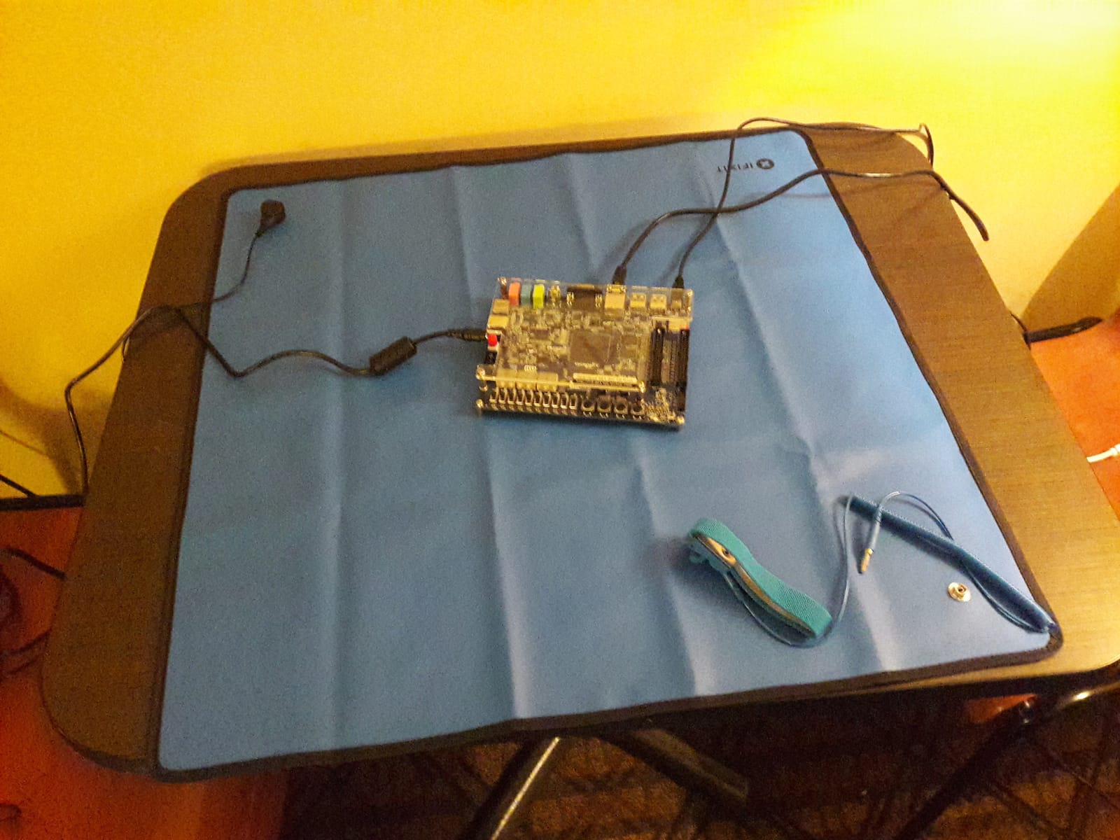 iFixit Portable Anti-Static Mat - ESD Pad, Wrist Strap, Grounding Cord customer photo 1