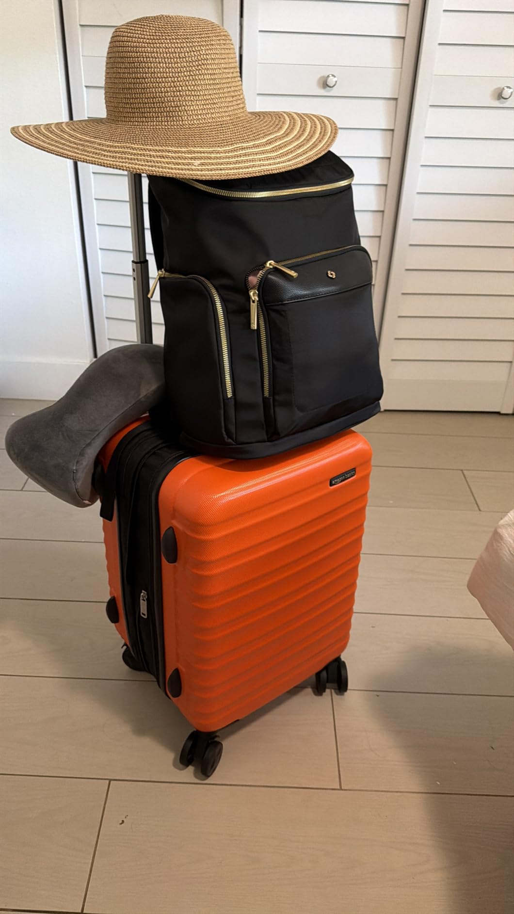 Amazon Basics 3-Piece Hardshell Luggage Set (21
