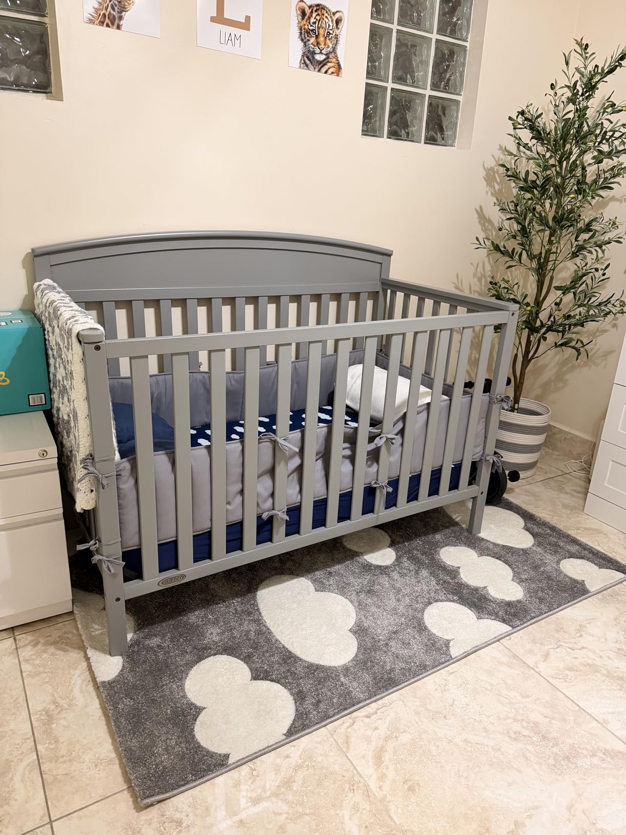 Graco Benton 5-in-1 Convertible Crib - GREENGUARD Gold Certified, Converts from Baby Crib to Toddler Bed, Daybed and Full-Size Bed (Driftwood) customer photo 2