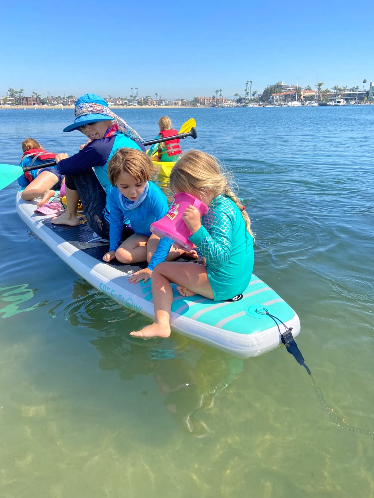 SereneLife 10' Inflatable Stand Up Paddle Board with Premium SUP Accessories - Wide Stable Design with Non-Slip EVA Deck Pad, for Youth and Adults, 350 lbs. Capacity customer photo 1