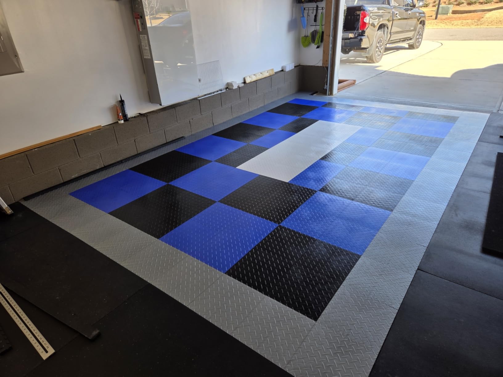 RaceDeck Diamond Plate Interlocking Garage Tiles (48 Pack, Black) customer photo 1