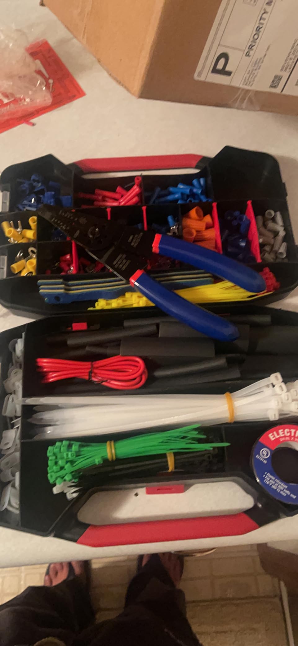 WORKPRO Crimping Tool Kit with 582PCS Heat Shrink Wire Connectors | Electrical Wire Terminals for AWG 22-10, 3-in-1 Wire Strippers Cutters & Crimpers, Electrical Repair Kit with Storage Case customer photo 1