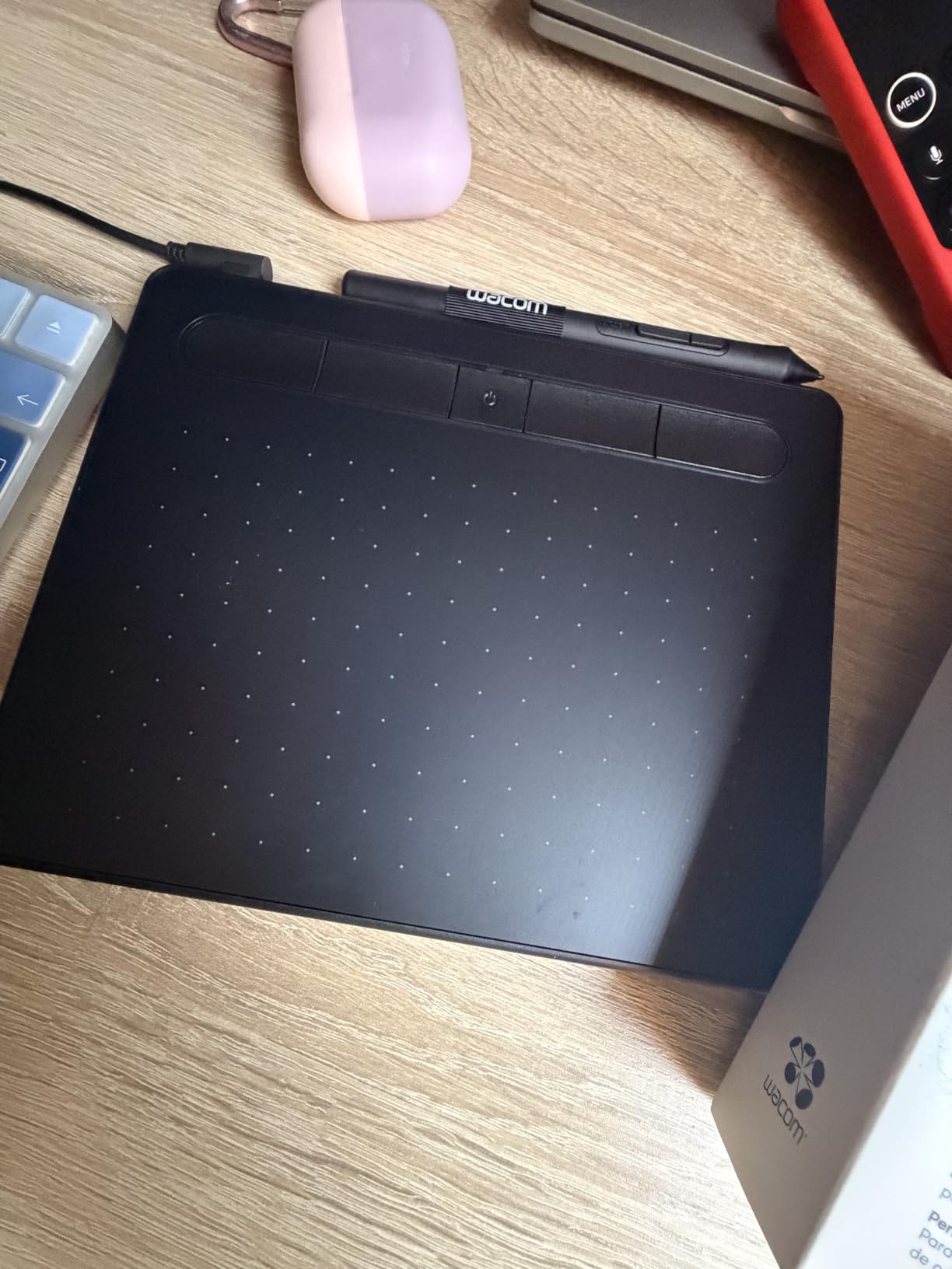 Wacom Intuos Small Bluetooth Graphics Drawing Tablet, 4 Customizable ExpressKeys, Portable for Teachers, Students and Creators, Compatible with Chromebook Mac OS Android and Windows - Black | 7 Active Area, 4, 096 Pressure Levels, Battery-Free Pen, 4 Customizable Expresskeys, Works with Chromebook customer photo 2