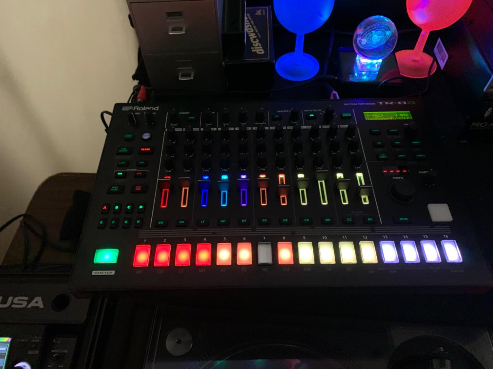 Roland TR-8S Rhythm Performer Advanced Drum Machine | Advanced Drum Machine with Classic TR Drum Sounds Including the TR-808, TR-909, TR-707, TR-727, TR-606 and CR-78, 128 Kits customer photo 2
