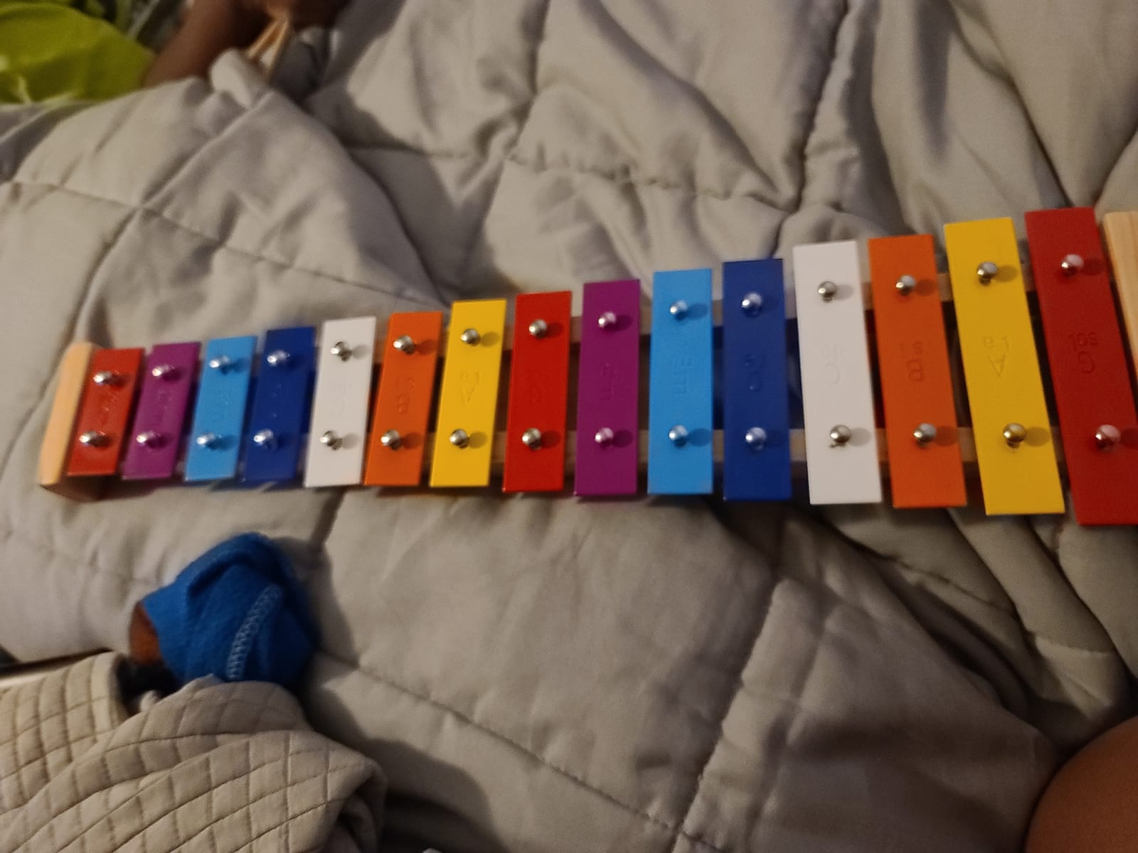 CeleMoon 15 Tone Natural Wooden Xylophone for Kids Toddlers Adults, Metal Bar Glockenspiel with Multi-Colored Keys, Educational Percussion Instrument for Preschool Learning, Music Gift for Boys Girls customer photo 1