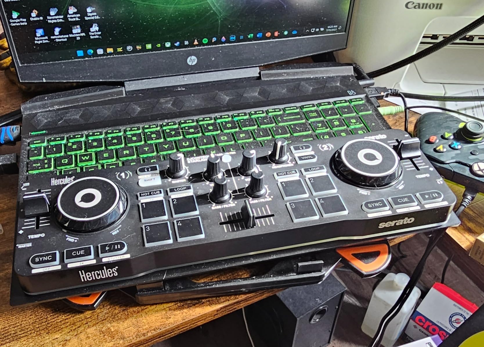 Hercules DJControl Starlight | Pocket USB DJ Controller with Serato DJ Lite customer photo 1