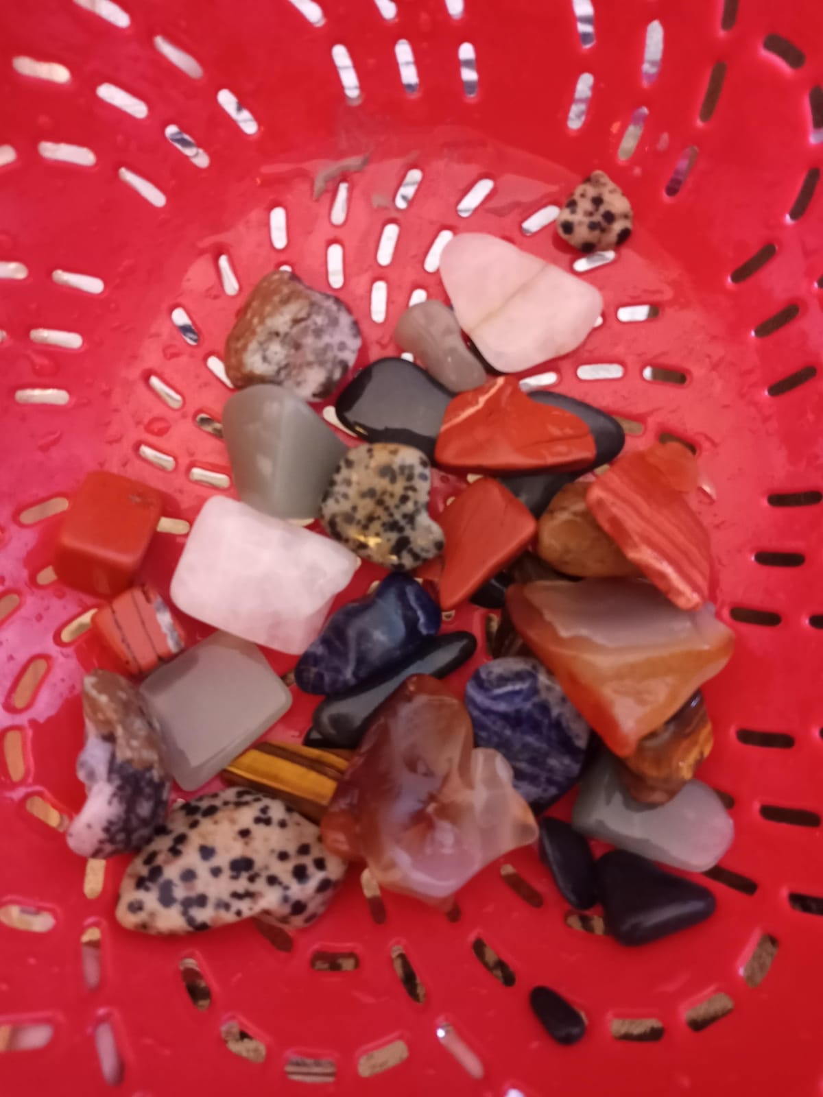 National Geographic Hobby Rock Tumbler Bundle for Kids and Adults | Noise-Reduced Barrel, 2.5 Lbs. Rough Gemstones, 4-Stage Grit, GemFoam Polish, Rock Polisher, Geology Hobby customer photo 2