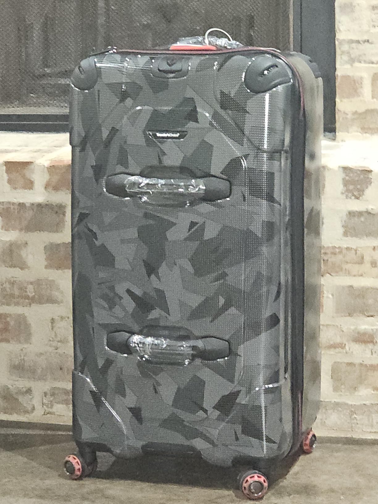 Traveler's Choice Maxporter II Polycarbonate Hardside Trunk with Spinner Wheels, Black, 31-Inch Large Trunk customer photo 2