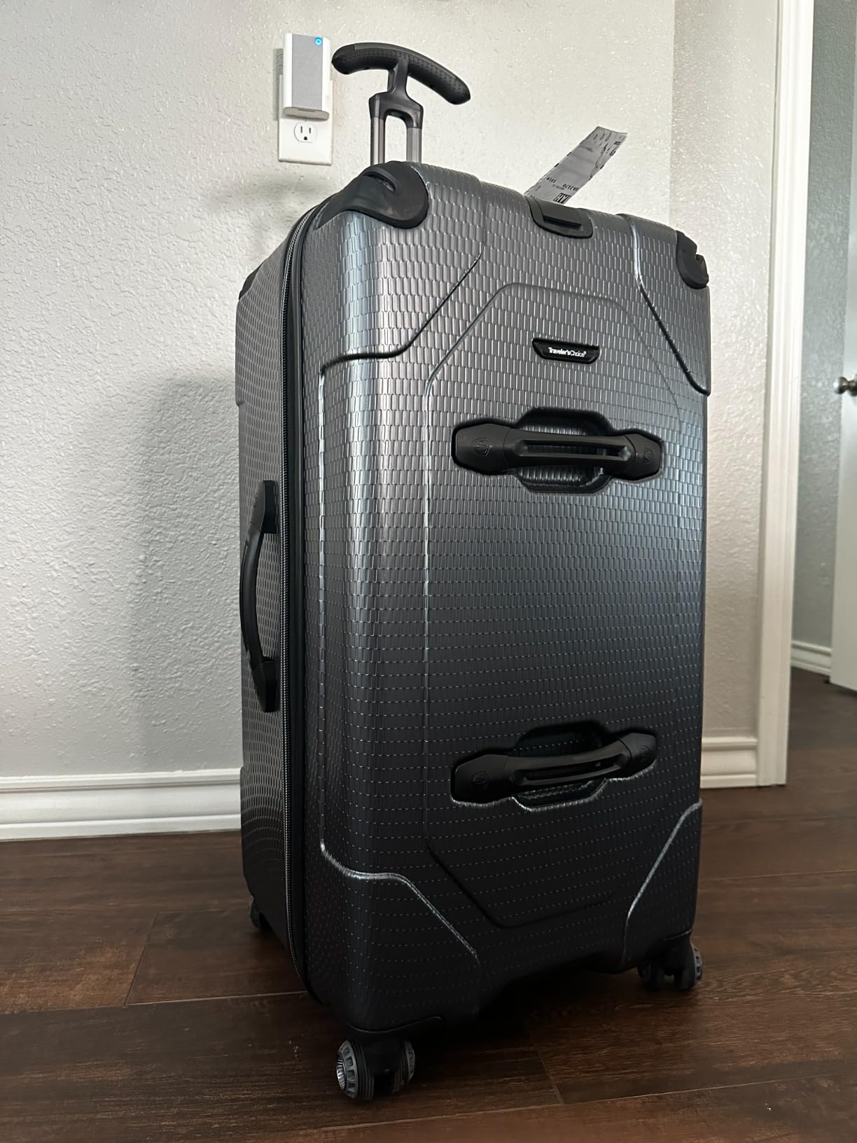 Traveler's Choice Maxporter II Polycarbonate Hardside Trunk with Spinner Wheels, Navy, 31-Inch Large Trunk customer photo 1