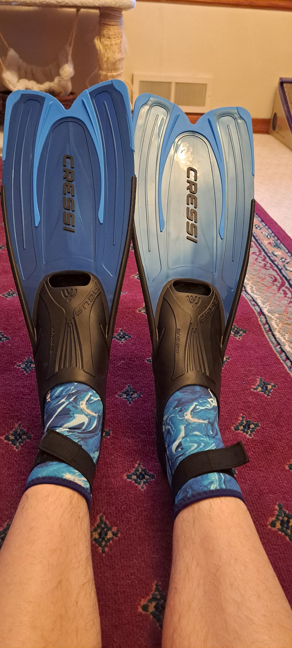 Cressi Adult Snorkeling Fins with Self-Adjustable Comfortable Full Foot Pocket - Perfect for Traveling - Agua: Made in Italy customer photo 1