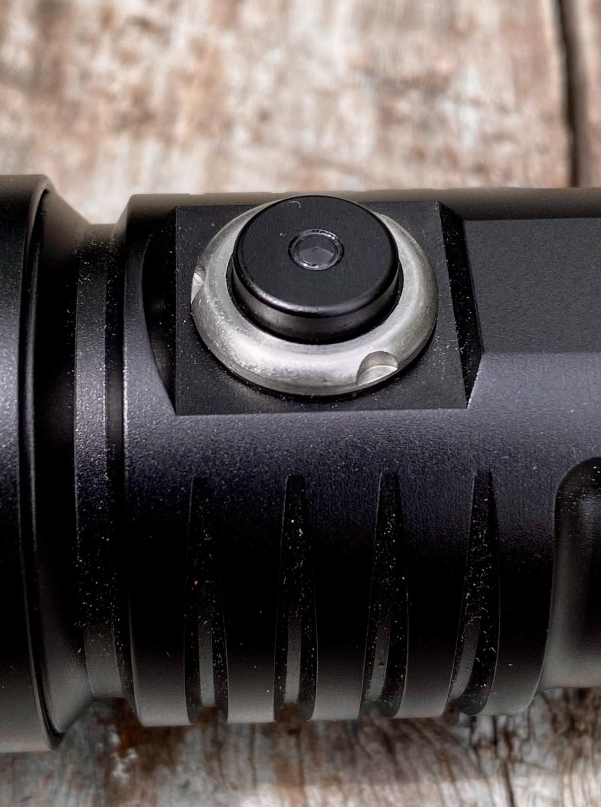 ORCATORCH D530 1500 Lumens Scuba Dive Light with 6500K Cold White Light | 3 Modes (High/Low/SOS), 7 Degree Narrow Beam for Long Range Visibility, IP68 Waterproof, 150m Depth Rating, for Night & Cave Diving customer photo 1