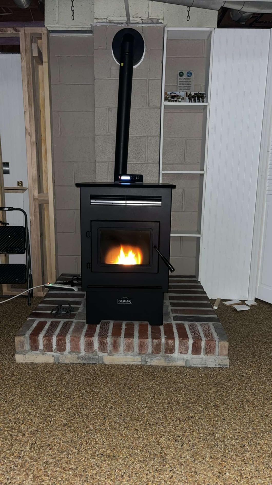 Cleveland Iron Works Medium Pellet Stove - 60lb Hopper customer photo 1