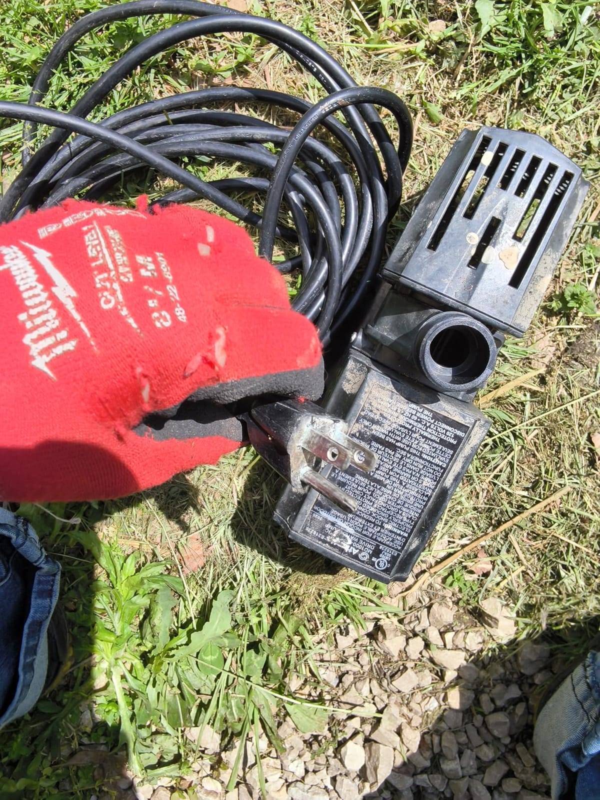 VIVOHOME 100W Pond Pump, 1600GPH Submersible Water Pump for Koi Pond customer photo 2