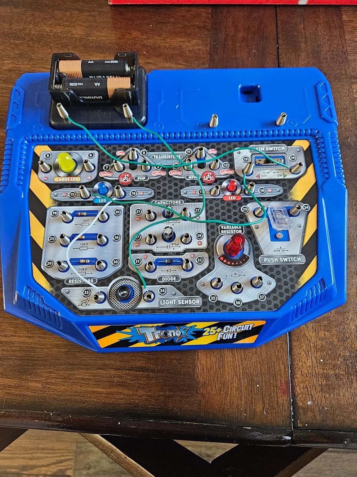 Playz Advanced Circuit Board for Kids, Science Kits for Kids Age 8-12 | Electronics Kit Engineering Electric Circuit Snap board with 328+ Experiments, STEM Projects Educational Science kits Toys customer photo 1