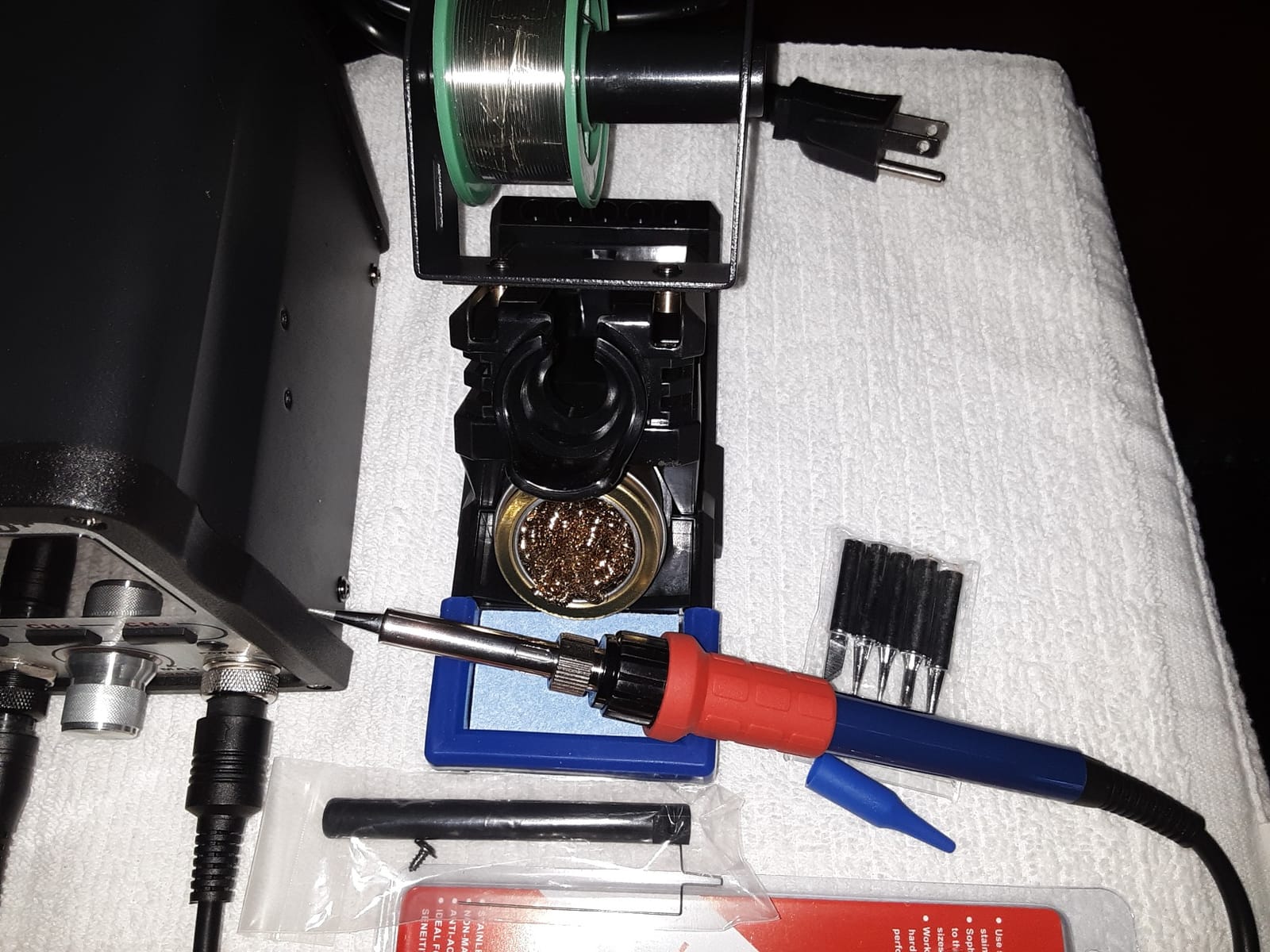 YIHUA 995D+ 2 in 1 Hot Air Rework and Soldering Iron Station with 3 Memories, Large LCD Screen Display, Cool/Hot Air Conversion, Sleep Mode, F /C customer photo 2